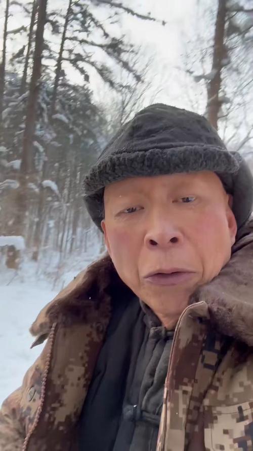 去年夏天李明在武汉江滩发呆，引发对休闲价格合理性的探讨？