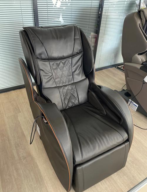 老同学从深圳调回武汉，聊聊职场疲劳及按摩椅引发的趣事？