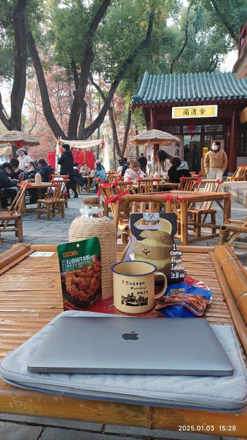 走进小陈的武汉品茶经历，探寻繁忙上班族如何平衡工作与生活？